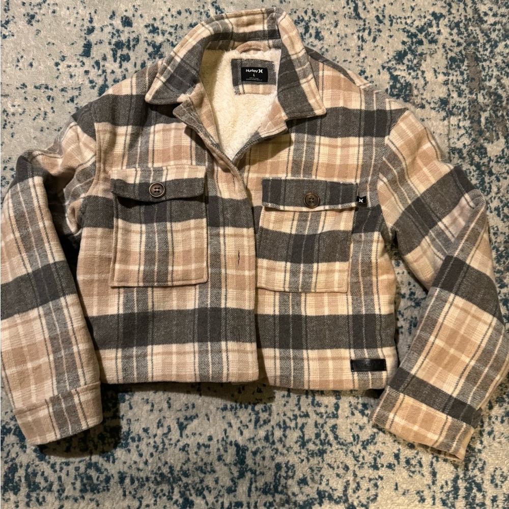 Hurley - Women’s SOFT Plaid Fleece NWOT (almost like a crop coat) Size Large